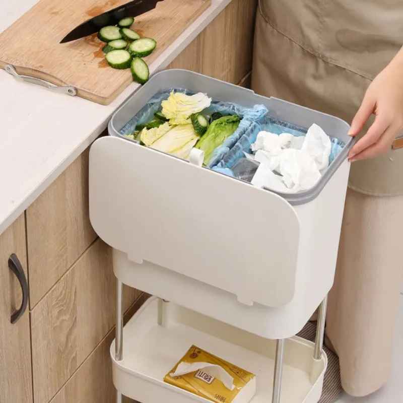 رفوف المطبخ وسلال القمامة